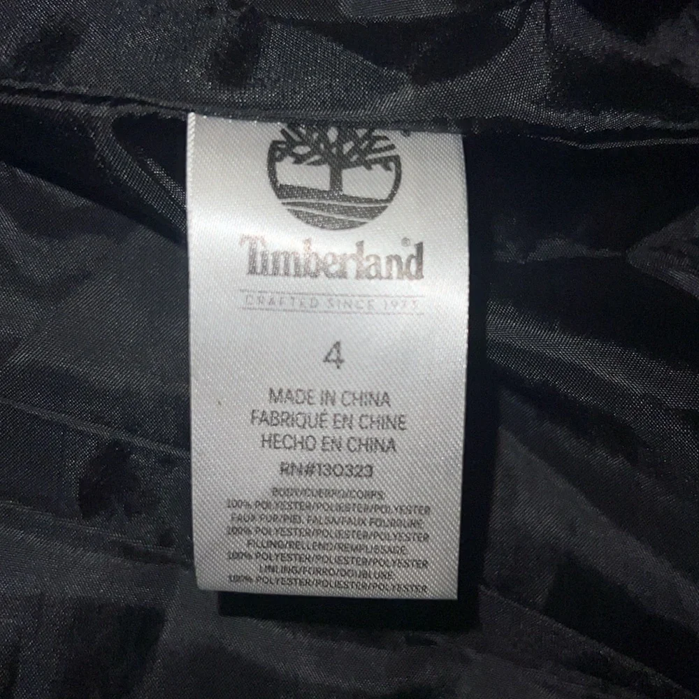 𝚃𝙸𝙼𝙱𝙴𝚁𝙻𝙰𝙽𝙳 𝙿𝚄𝙵𝙵𝙴𝚁 𝚅𝙴𝚂𝚃 - Picture 3 of 5